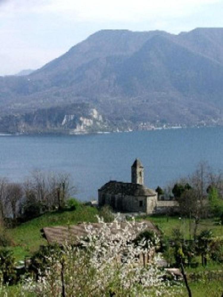 Residenza Le Camelie Apartment Oggebbio Luaran gambar
