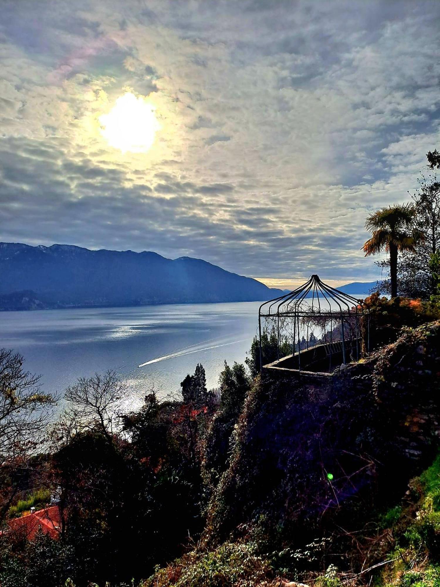 Residenza Le Camelie Apartment Oggebbio Luaran gambar